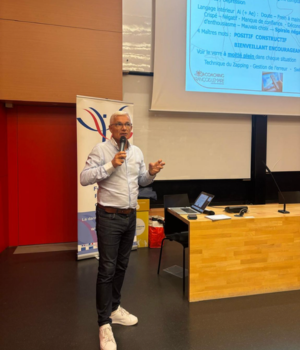 François lemaire qui s'exprime lors d'une conférence